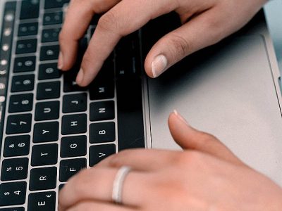 Aprende a diseñar espacios para personas con discapacidades sensoriales con nuestros cursos especializados