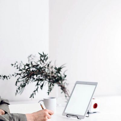 Aprende a diseñar un espacio de yoga y bienestar en casa