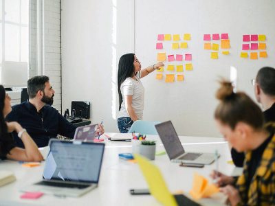 Aprende a utilizar la decoración para crear un ambiente acogedor y cálido en tu hogar