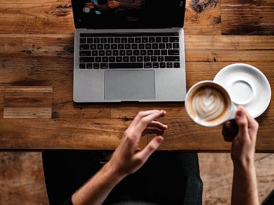 Cómo diseñar un espacio de trabajo en casa que te ayude a mantenerte enfocado en tus metas