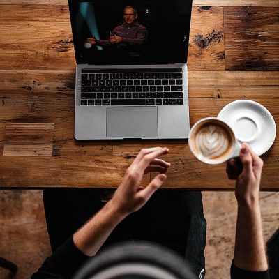 Cómo diseñar un espacio de trabajo en casa que te ayude a mantenerte enfocado en tus metas