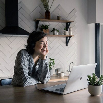 Cómo utilizar el diseño de interiores para mejorar la concentración en el trabajo en equipo