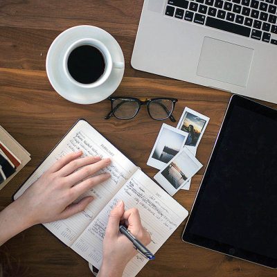 Te enseñamos a diseñar espacios de trabajo modernos y eficientes